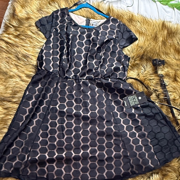 Brand New with Tags - Picture 7 of 12